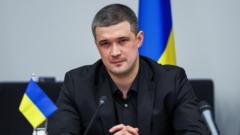 Sacked Ukrainian defence minister calls for presidential election sacked-ukrainian-defence-minister-calls-for-presidential-election