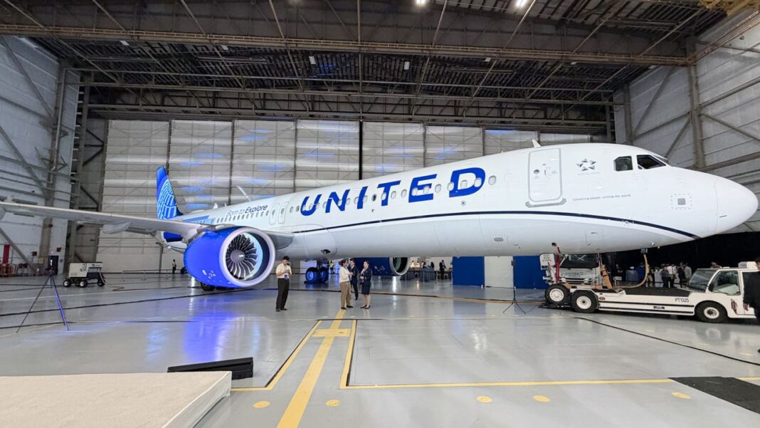 United’s new A321XLR is packed with tech, but I’m most excited about the middle seat united’s-new-a321xlr-is-packed-with-tech,-but-i’m-most-excited-about-the-middle-seat